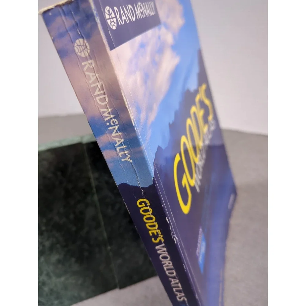 2005 Goode's World Atlas 21st Edition Rand‎ McNally Vintage Trade Paperback